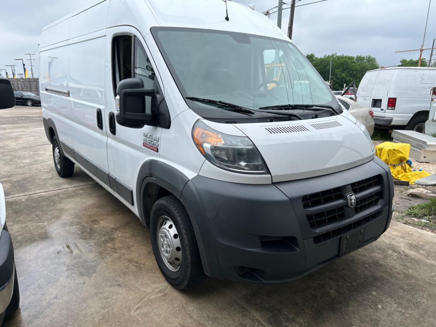 2018 White RAM Promaster 2500 High Roof Tradesman 159-in. WB (3C6TRVDG6JE) with an 3.6L V6 engine, 6A transmission, located at 1687 Business 35 S, New Braunfels, TX, 78130, (830) 625-7159, 29.655487, -98.051491 - Photo#1